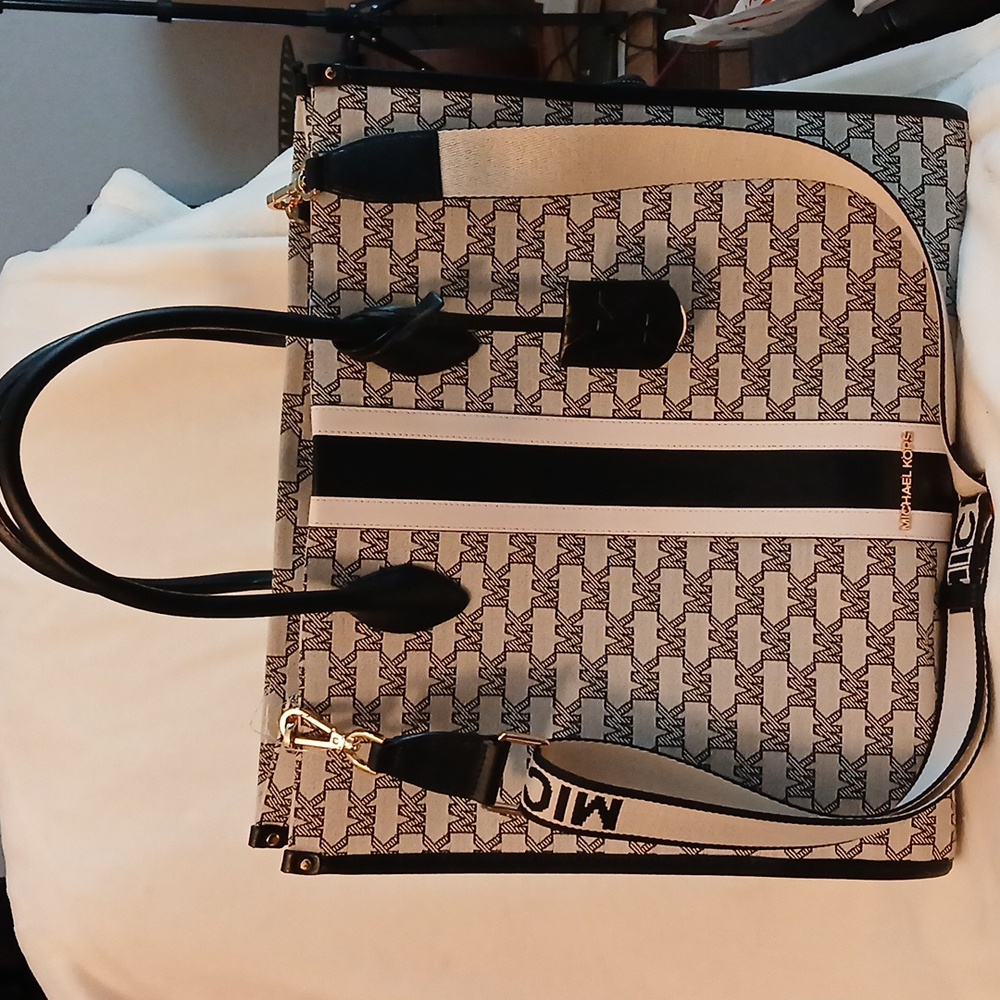 MICHAEL Michael Kors Black and Cream Tote